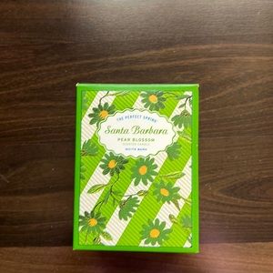 White Barn Santa Barbara pear blossom candle